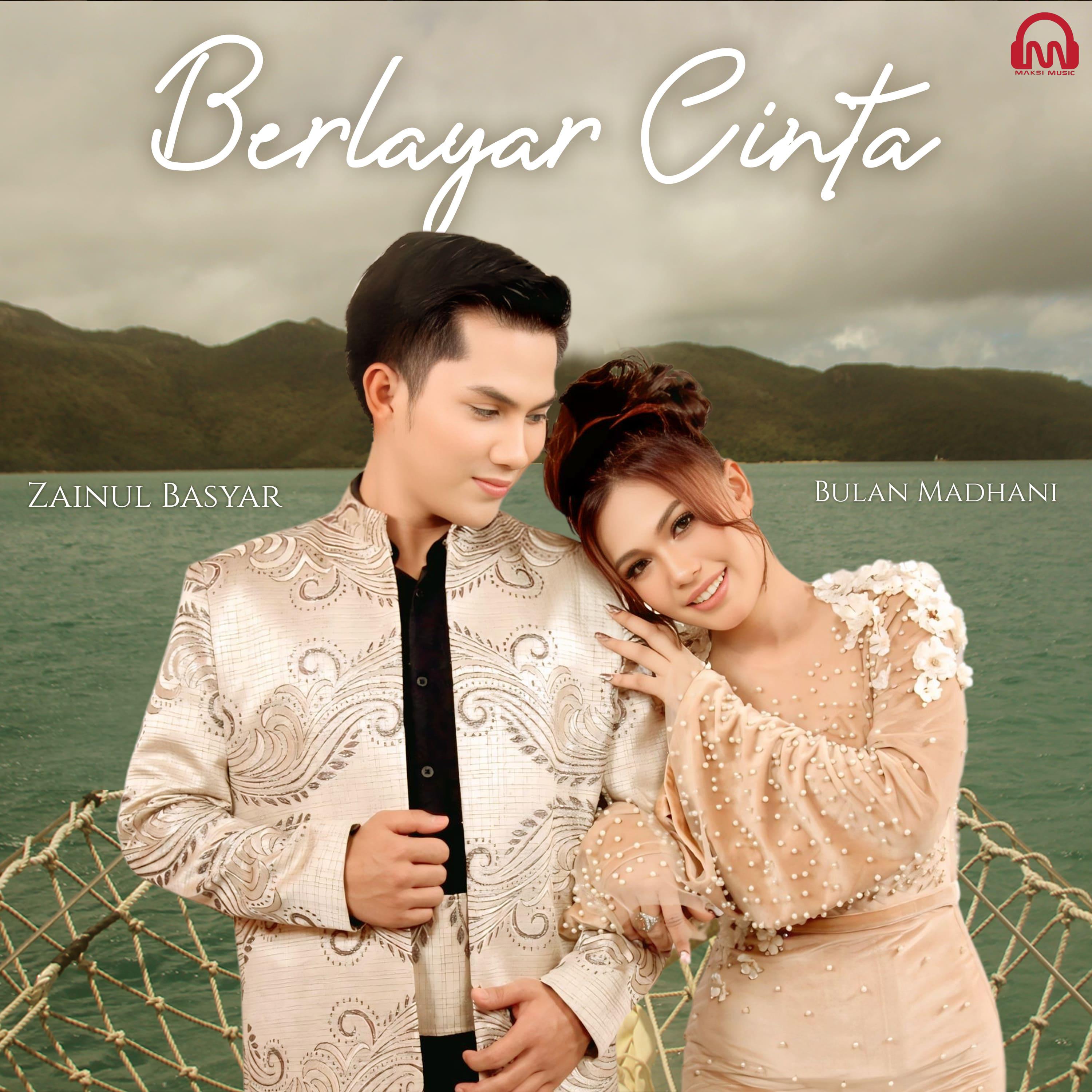 BERLAYAR CINTA